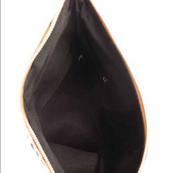 LAST ONE- Keen Instincts Envelope Clutch Vici - Picture 5 of 6